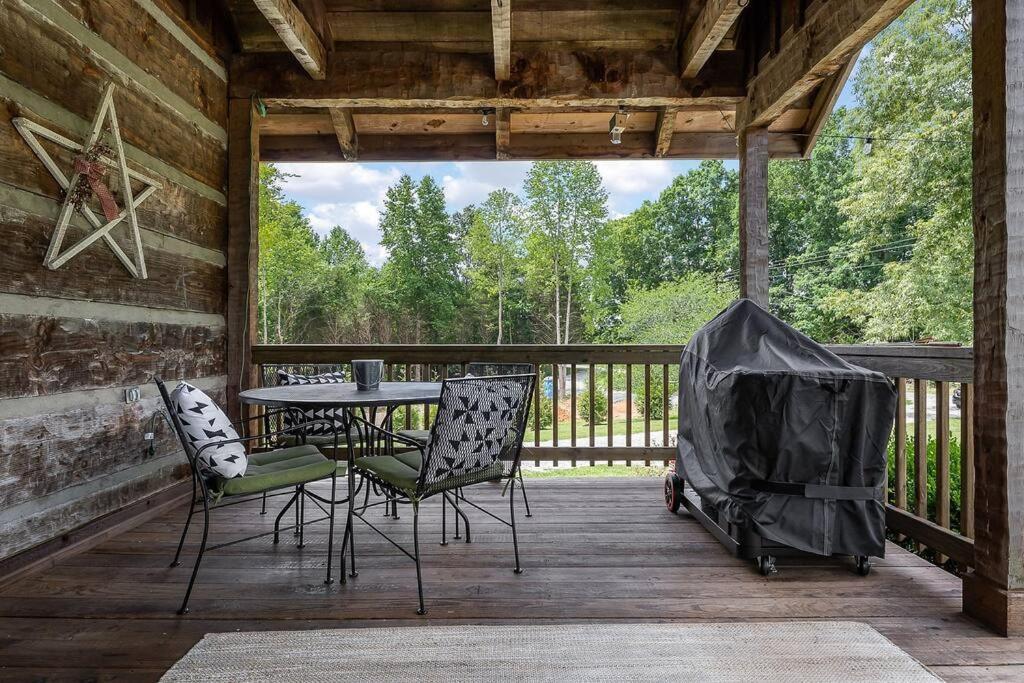 Rustic Cabin, Dock, Firepit, Kayaks & Games Winchester Экстерьер фото