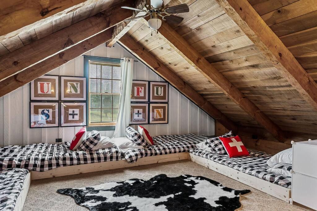 Rustic Cabin, Dock, Firepit, Kayaks & Games Winchester Экстерьер фото