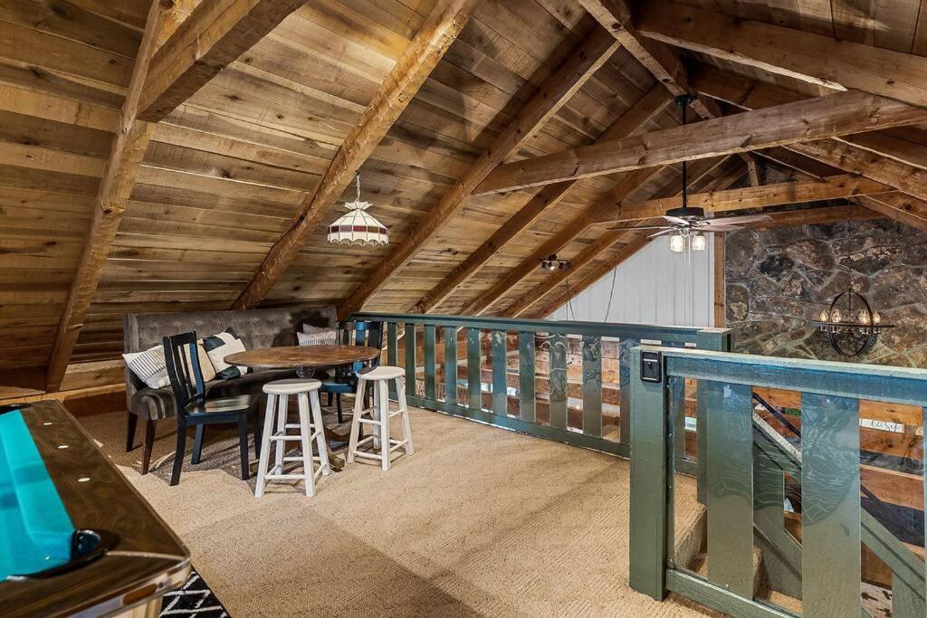 Rustic Cabin, Dock, Firepit, Kayaks & Games Winchester Экстерьер фото