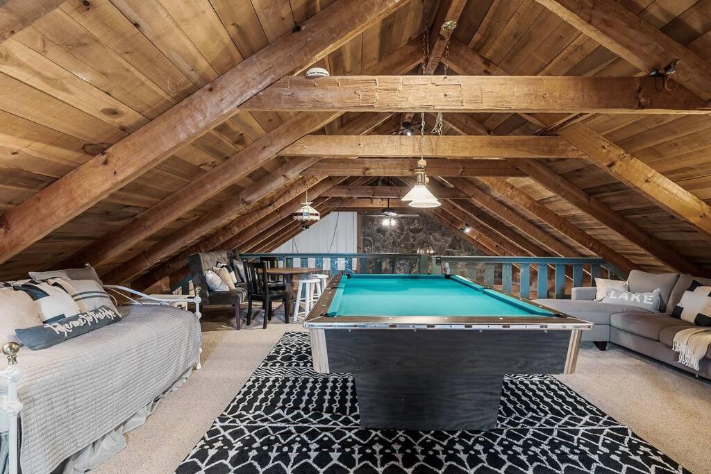 Rustic Cabin, Dock, Firepit, Kayaks & Games Winchester Экстерьер фото