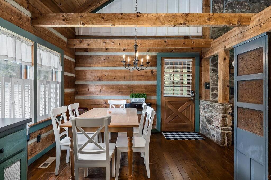 Rustic Cabin, Dock, Firepit, Kayaks & Games Winchester Экстерьер фото