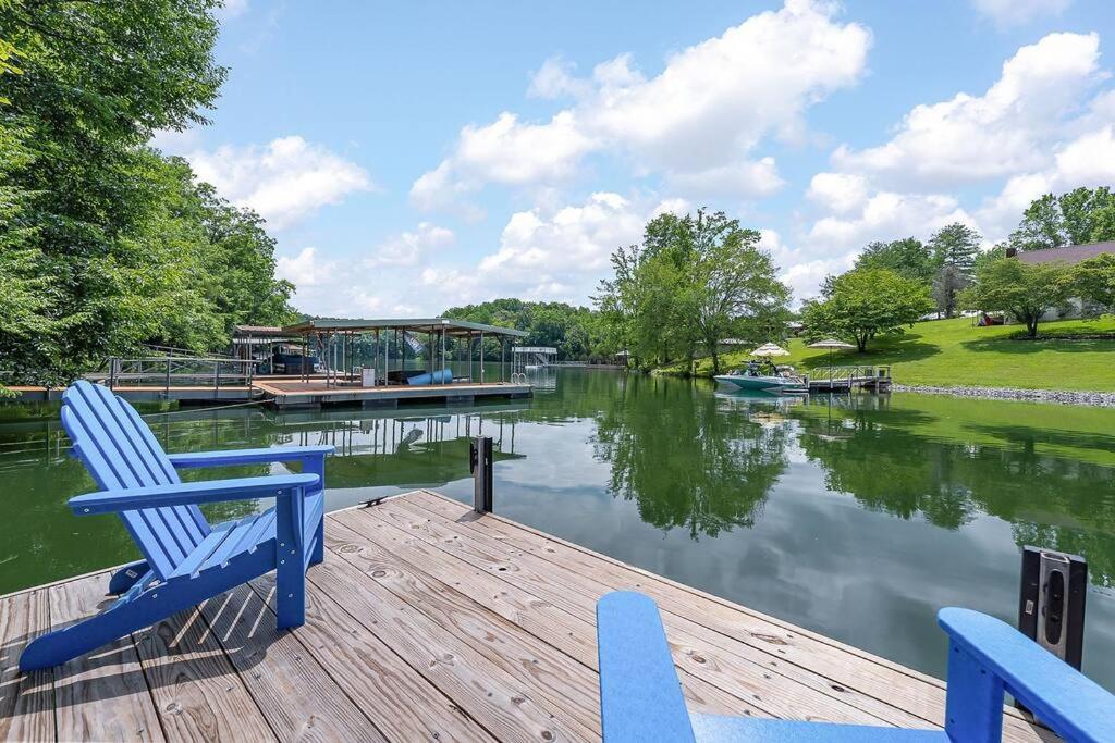 Rustic Cabin, Dock, Firepit, Kayaks & Games Winchester Экстерьер фото