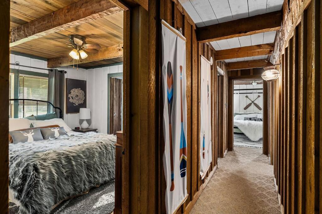 Rustic Cabin, Dock, Firepit, Kayaks & Games Winchester Экстерьер фото
