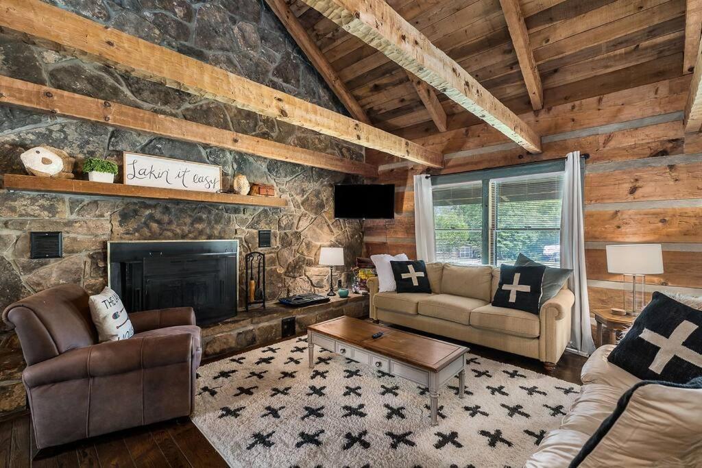 Rustic Cabin, Dock, Firepit, Kayaks & Games Winchester Экстерьер фото