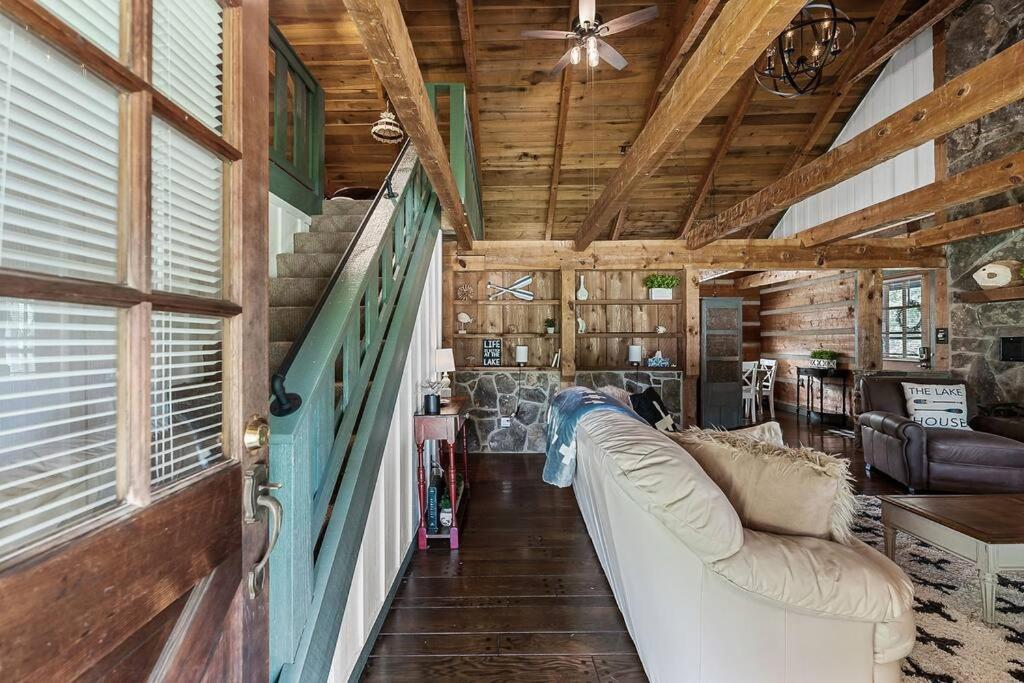 Rustic Cabin, Dock, Firepit, Kayaks & Games Winchester Экстерьер фото